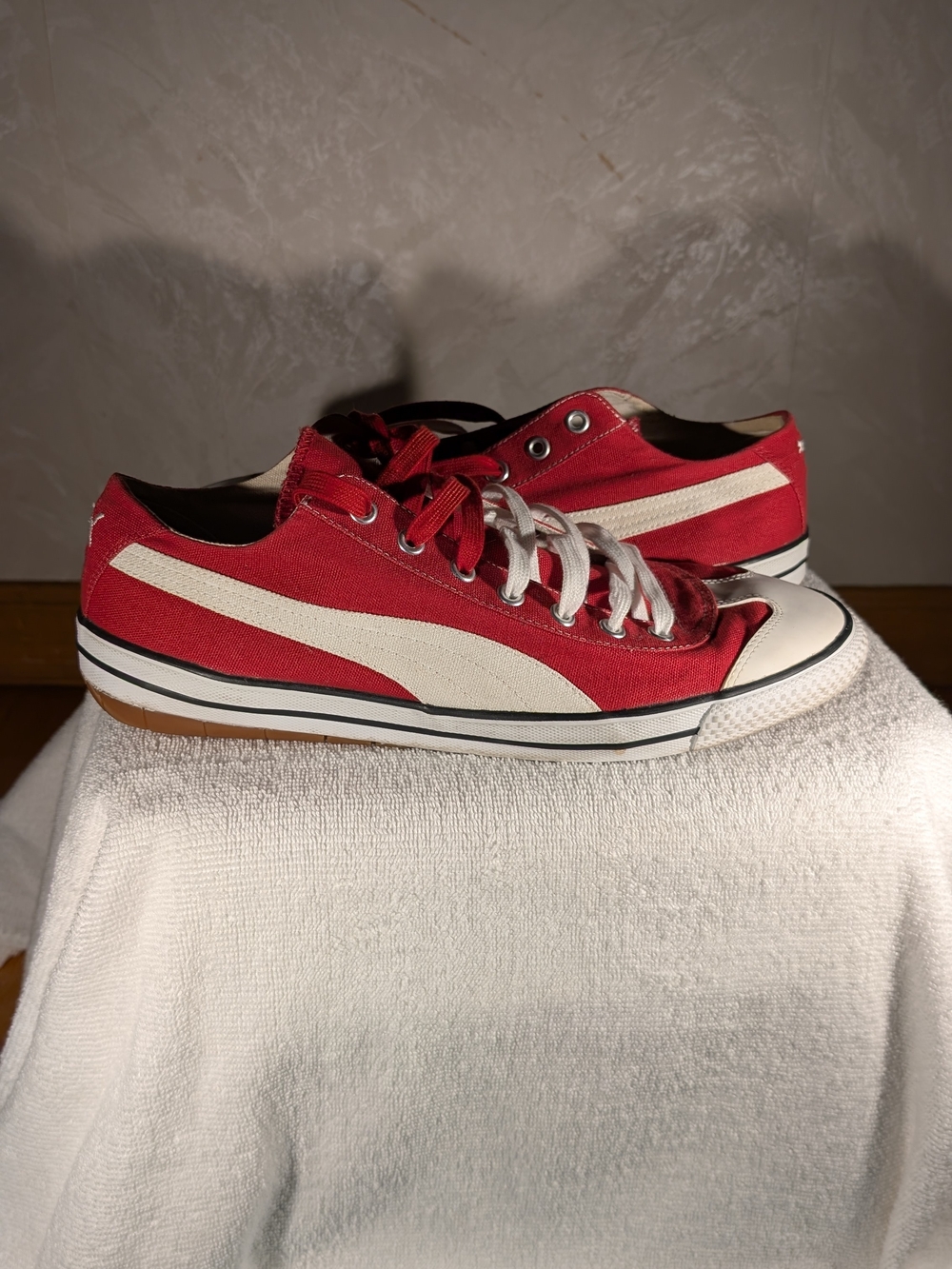 Puma Red and White Low-Top Sneakers for Men